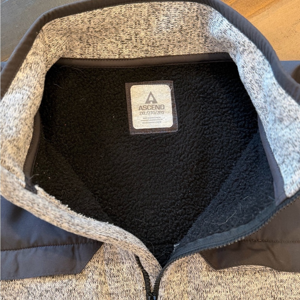 Men’s Ascend Knit Jacket - Picture 6 of 7